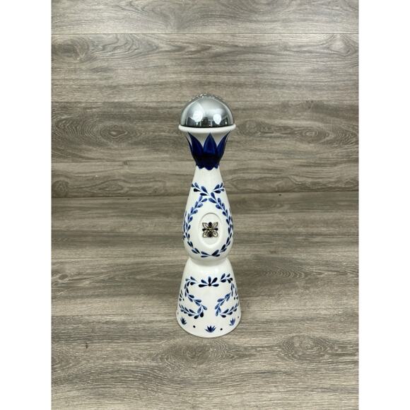 Clase Azul Reposado Tequila White And Blue Empty Bottle 750ML With Cap - Picture 2 of 8